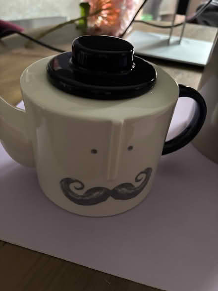 Photo of free Teapot (Hyde, SK14) #2