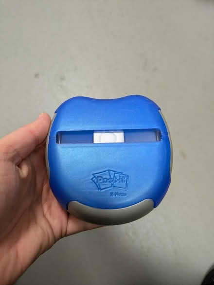 Photo of free Post It Dispenser (Sharrow S2) #1
