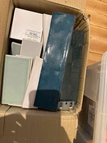 Photo of free Box of random tile samples (Stoke Newington N16) #1