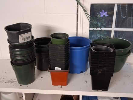 Photo of free Plastic garden pots & 2 hangers (Beacon Hill) #3