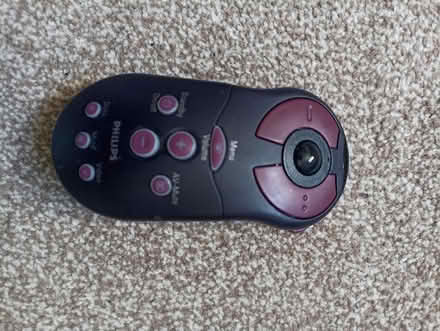Photo of free philips projector ( not working repair / spare) (Chipping Norton OX7) #2