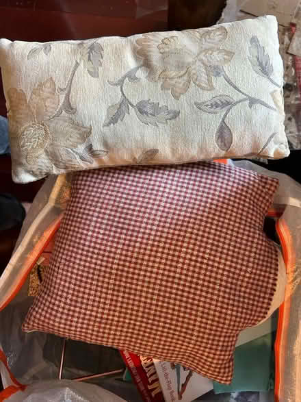 Photo of free 2 small cushions (North fort st EH6) #1