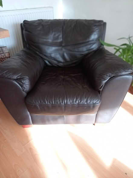Photo of free Lovely comfy brown arm chair (Nw9 5ry) #4
