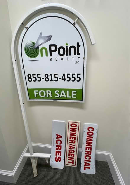 Photo of free 9 Yard Sign Posts & Sign Riders (Old Town North; 501 Slaters LN) #1