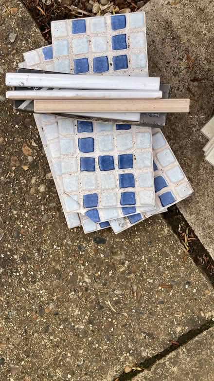 Photo of free Ceramic tiles diff sizes 4 photos (Barming ME16) #2