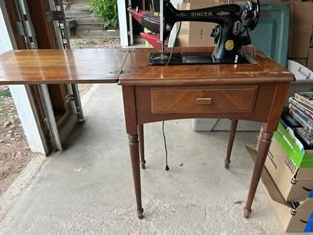 Photo of free vintage Singer sewing machine (Shooks Run) #1