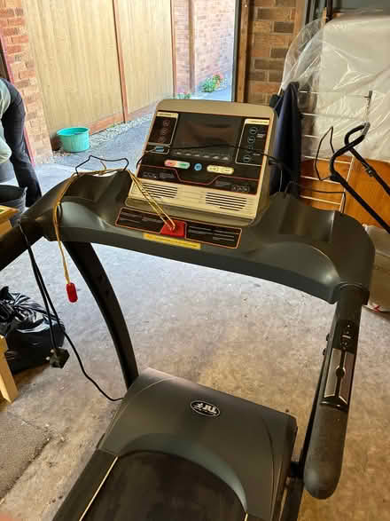 Photo of free S300 JLL electric treadmill (Hartford CW8) #3