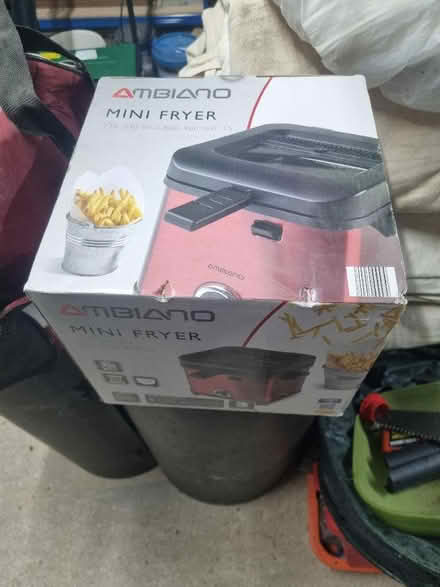 Photo of free Mini Fat Fryer (Grassmoor S42) #1