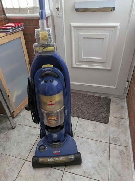 Photo of free Bissel vacuum cleaner (Woodside TF7) #1