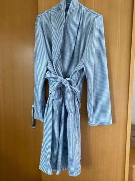 Photo of free Uk size 18/20 dressing gown (St Albans AL3) #1