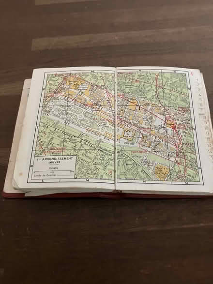 Photo of free VINTAGE street guide to Paris (Weston Park BA1) #2
