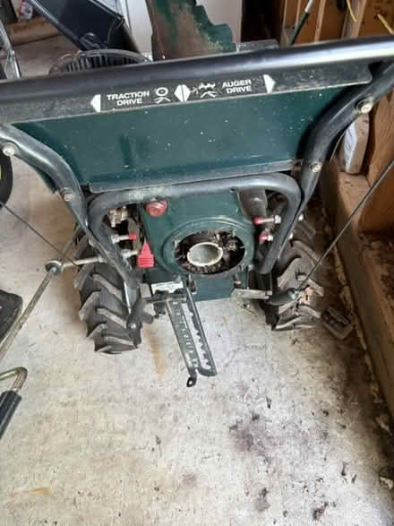 Photo of free snowblower (Landing) #2