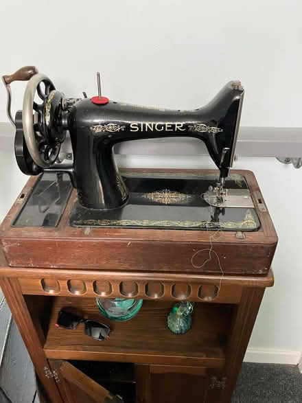 Photo of free Vintage Singer sewing machine with cover (Northwood HA4) #1