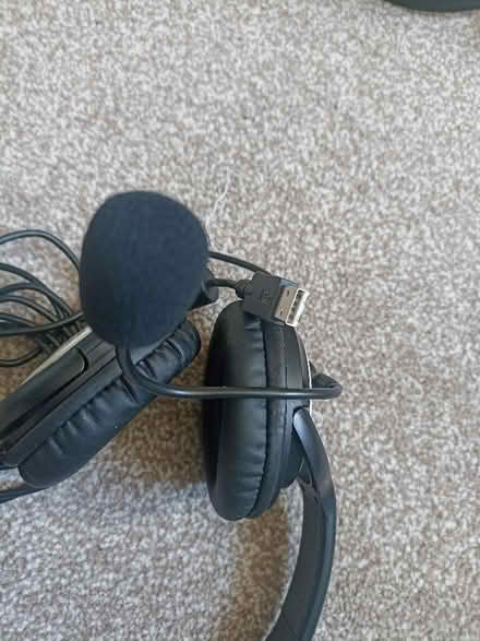 Photo of free microsoft headset with usb cable (Chipping Norton OX7) #3