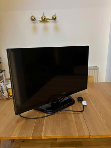 Photo of free Used TV-LG- 32 inch (Oxford OX4) #1