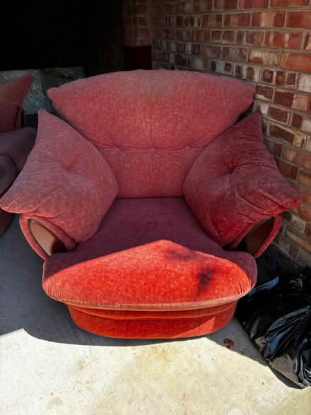 Photo of free 2 piece suite (Home B27) #2