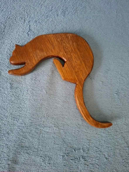 Photo of free Wooden cat ornament (Welling DA16) #1
