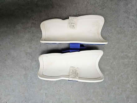 Photo of free Chelsea kids shin pads and chelsea boot bag (Wandsworth Common SW11) #3
