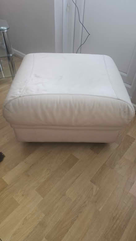 Photo of free 3 Seater Recliner & 2 Seater Cream Leather sofa (Erith DA17) #3
