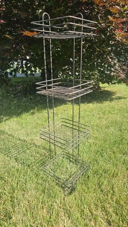 Photo of free Corndr plant stand (Rosedale) #1