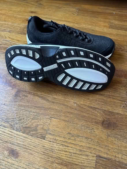 Photo of free Size 9 Wide Orthotic Sneakers (Clason Point Bronx NY) #2