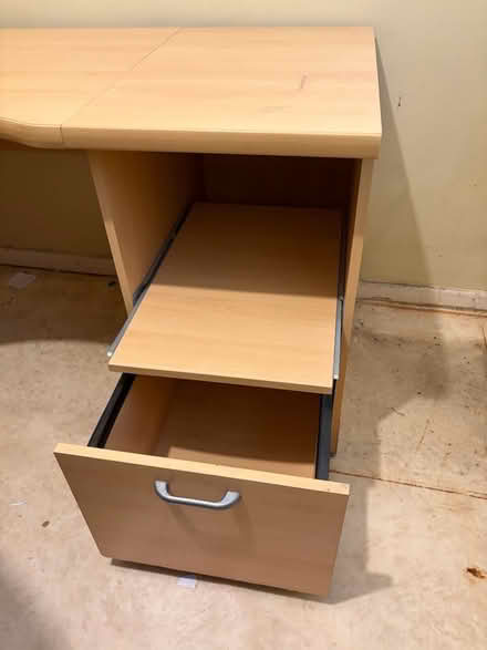 Photo of free Corner Desk (Ash GU12) #2