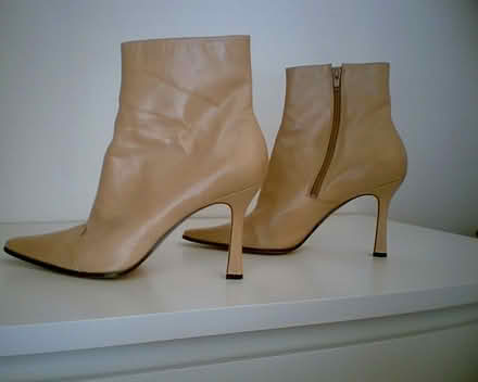 Photo of free Ankle Boots s.10 (Queen/Rutherford in Brampton) #1