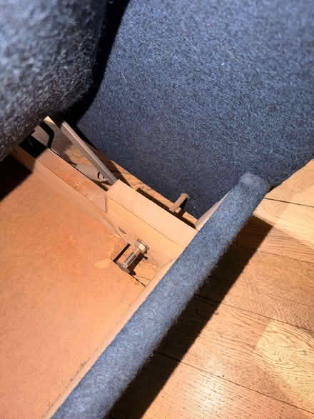 Photo of free Sofabed with broken (fixable) leg (De Beauvoir Town N1) #2