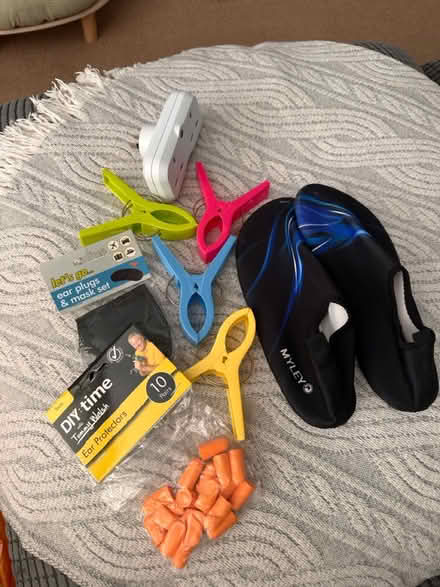 Photo of free Holiday bits (RG30, Reading West) #1