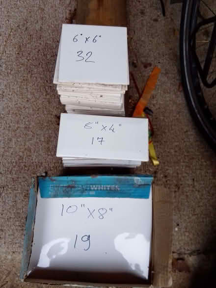 Photo of free White wall tiles (Bilton HG1) #1