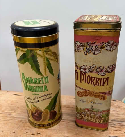 Photo of free Decorative tins (Near Bottisham CB25) #1