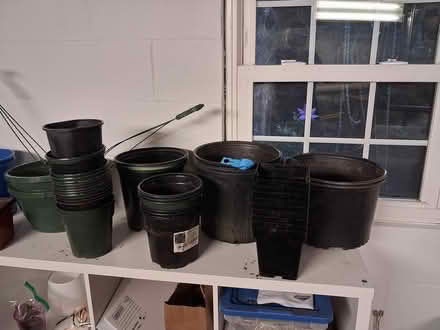 Photo of free Plastic garden pots & 2 hangers (Beacon Hill) #1