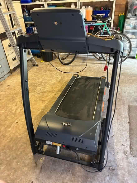 Photo of free S300 JLL electric treadmill (Hartford CW8) #4