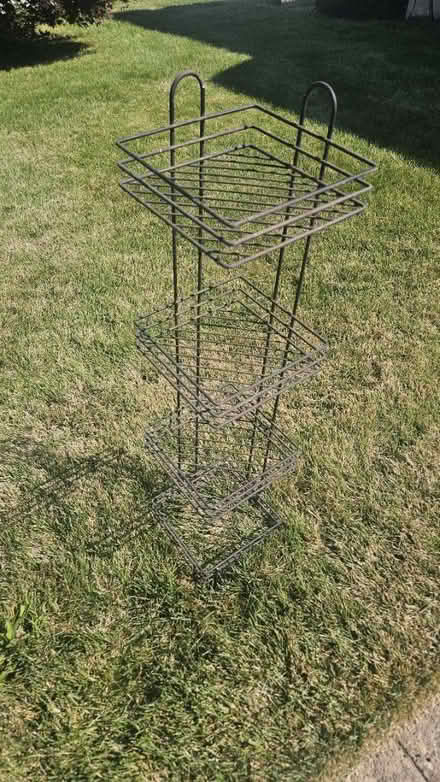 Photo of free Corndr plant stand (Rosedale) #2