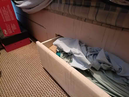 Photo of free Divan Bed (CH4 8 Lache/Saltney) #2