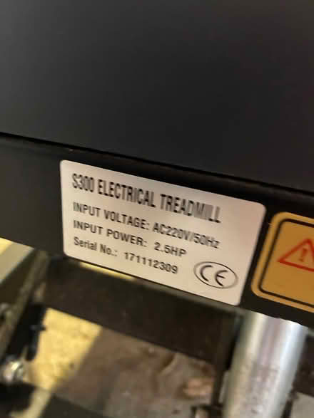 Photo of free S300 JLL electric treadmill (Hartford CW8) #2