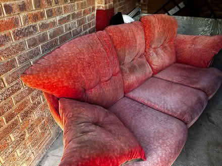 Photo of free 2 piece suite (Home B27) #4