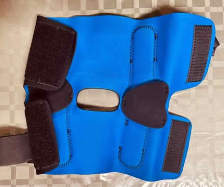Photo of free ossur knee wrap (Wheaton/North Kensington) #1