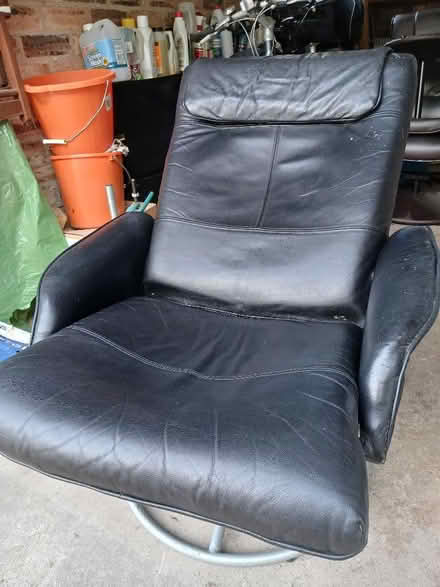 Photo of free Black swivel and reclining chair (Rowlands Gill NE39) #2