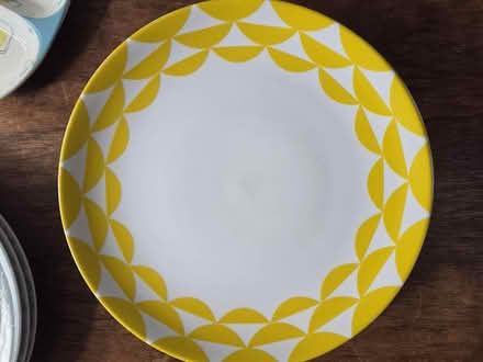 Photo of free Assorted tableware (SE23) #3