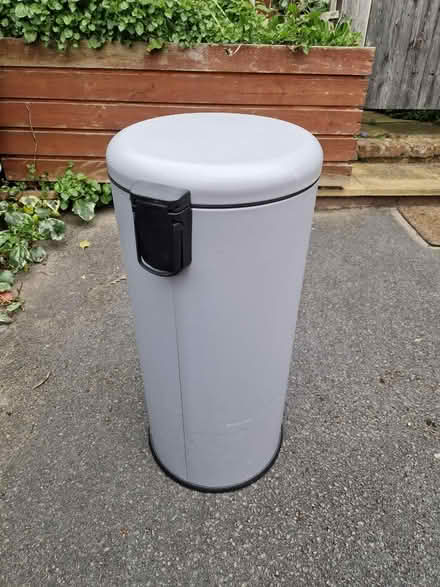 Photo of free Kitchen Bin (Heckmondwike) #3