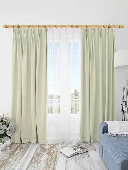 Photo of Curtain and curtain rails (Peachcroft OX14) #1