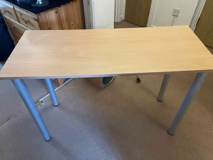 Photo of free Small wooden desk (Wapping E1W) #1