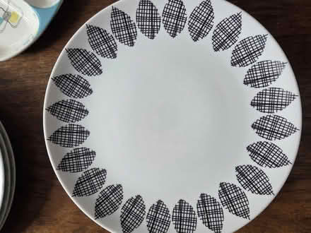 Photo of free Assorted tableware (SE23) #2