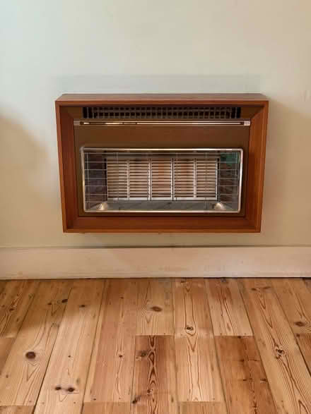 Photo of free Retro gas heater (20 Edinburgh road E13) #2