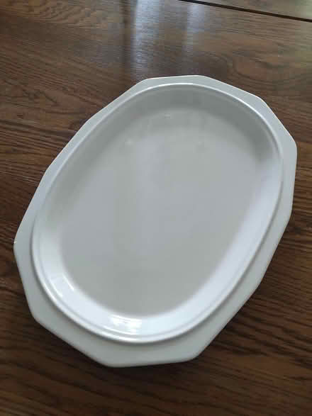 Photo of free Stoneware platter (Odenton) #1