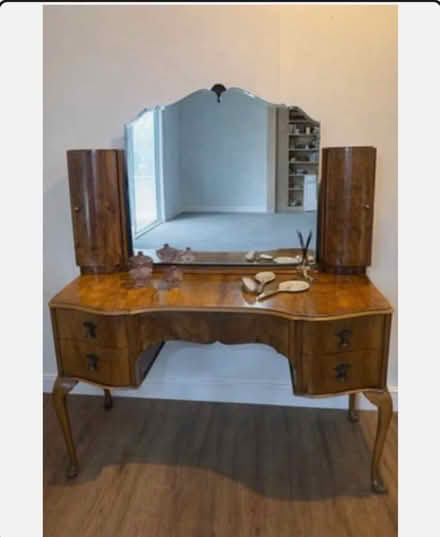 Photo of free Art Deco Dressing Table (Tower Gardens N17) #1
