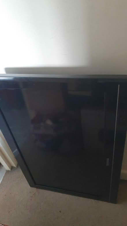 Photo of free Toshiba 32 inch tv (L35) #4