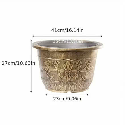 Photo of free Large outdoor plastic pot (Oadby) #1
