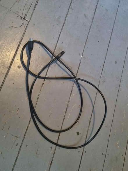 Photo of free HDMI cable (Norton Lees S8) #1